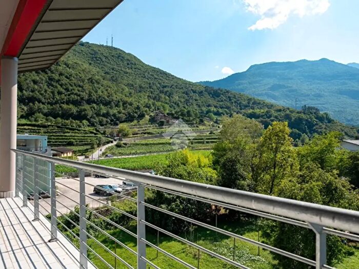 Appartamento trilocale in vendita in Via del Garda, Mori