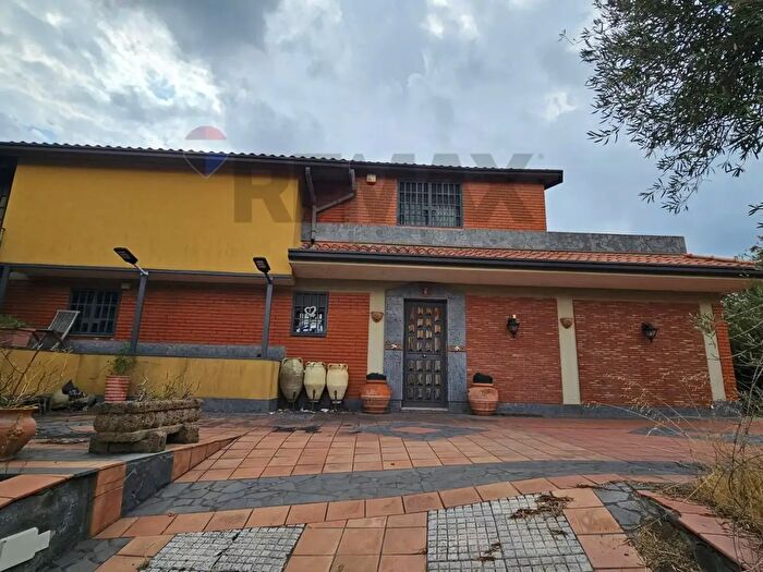 Casa con 5 locali in affitto in Via del Bosco, Mascalucia