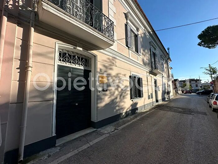 Casa con 5 locali in vendita in Via Ten Politano, Caserta