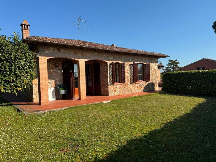 Casa con 7 locali in vendita in Sovicille Si, Sovicille