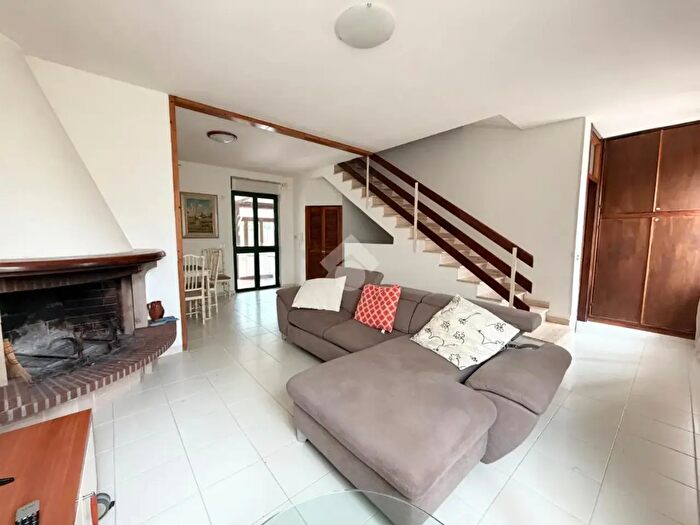 Casa quadrilocale in vendita in Via Tenente Saverio Noviello, Bari