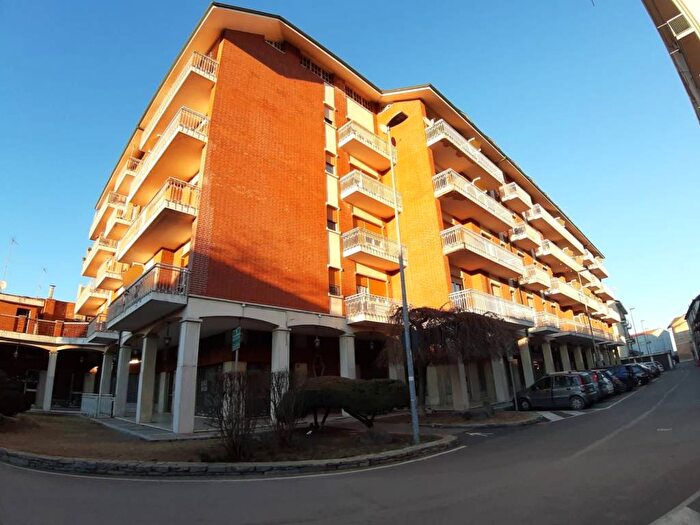 Appartamento bilocale in affitto in Largo Umbria, Centro, Carmagnola