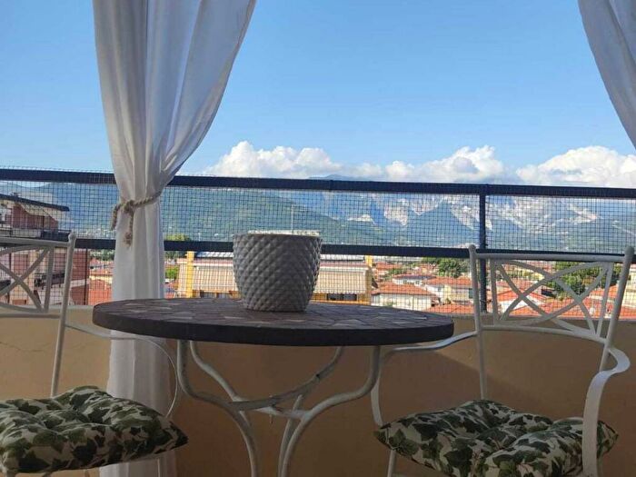 Casa trilocale in affitto in Marina di Carrara, Carrara