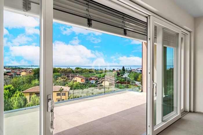 Appartamento trilocale in vendita in Lazise