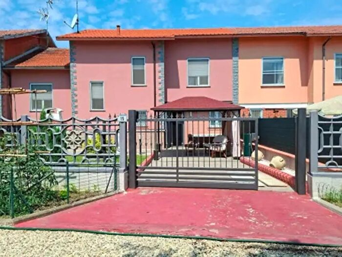 Casa quadrilocale in vendita in Via delle Vigne, Ottobiano
