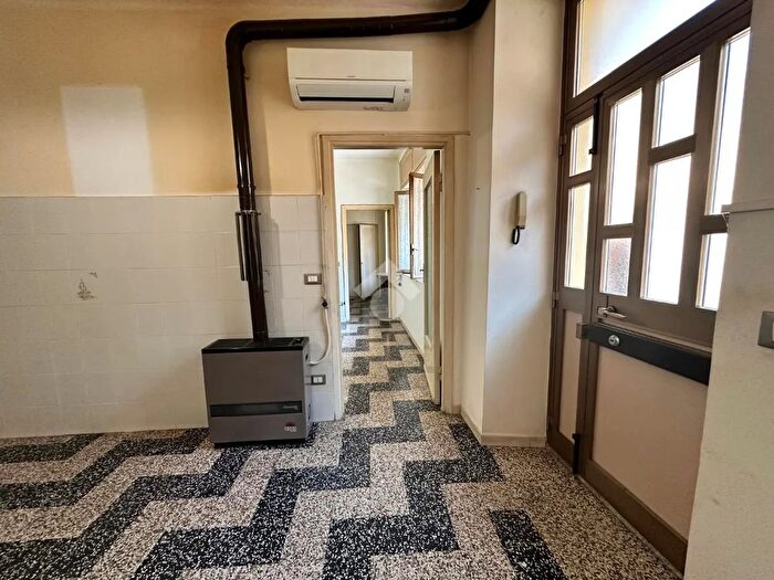 Casa trilocale in vendita in Via Umberto I°, Verano Brianza