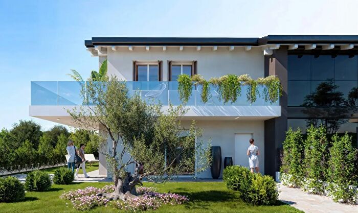 Appartamento quadrilocale in vendita in Via Montano II, Villaga