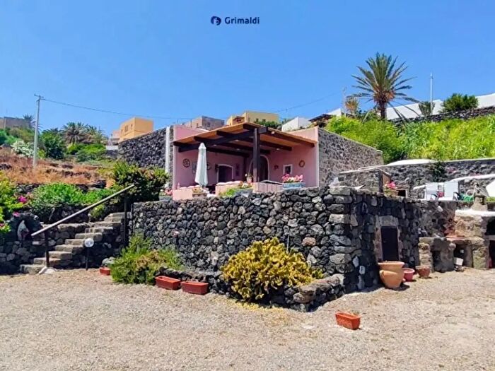 Casa con 6 locali in vendita in Via Conitro Inferiore, Pantelleria