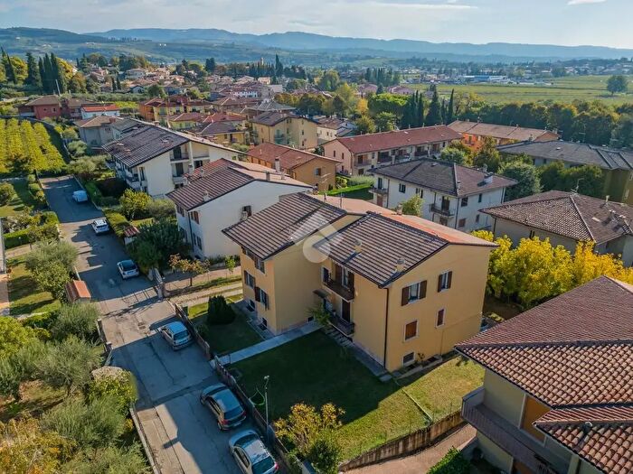 Appartamento quadrilocale in vendita in Sant'Ambrogio Di Valpolicella