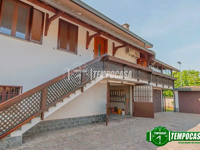 Appartamento trilocale in vendita in Via Giuseppe Garibaldi, Bubbiano