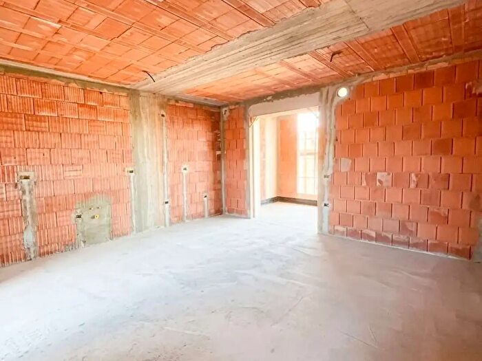 Appartamento trilocale in vendita in Via Cesare Cabras, Monserrato