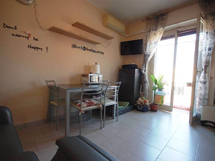Appartamento bilocale in affitto in Via Vespri Siciliani, Piazza Napoli, Milano