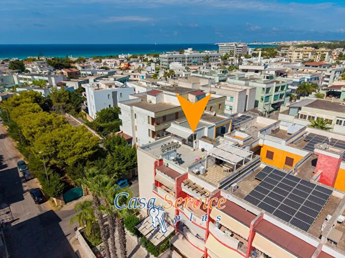 Appartamento con 6 locali in vendita in Via della Robinia, Gallipoli