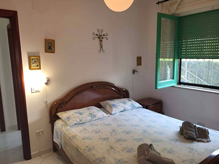 Appartamento trilocale in affitto in Viale Aldo Moro, Marina, Ascea