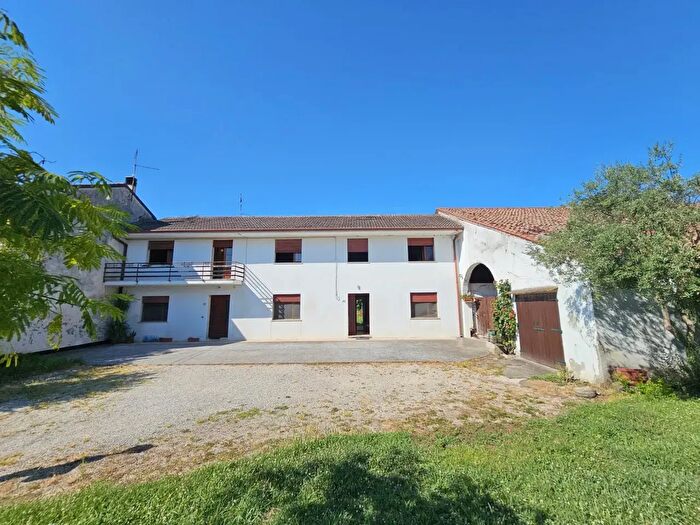 Casa trilocale in vendita in Via Pescara, Montagnana