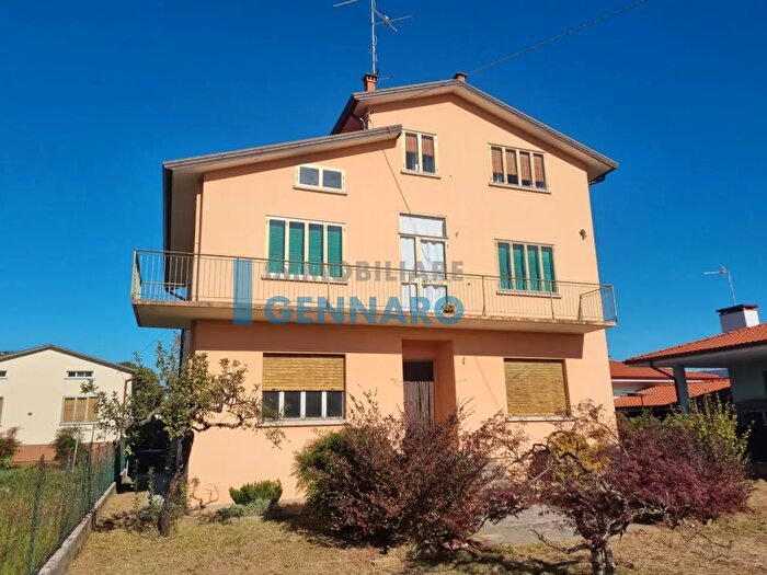 Casa con 8 locali in vendita in Via Mazzini, Mortegliano