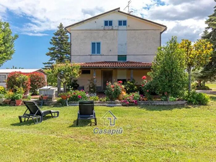 Casa con 6 locali in vendita in Contrada Sarrocciano, Corridonia