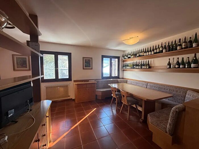 Appartamento quadrilocale in vendita in Via Roma, Canazei