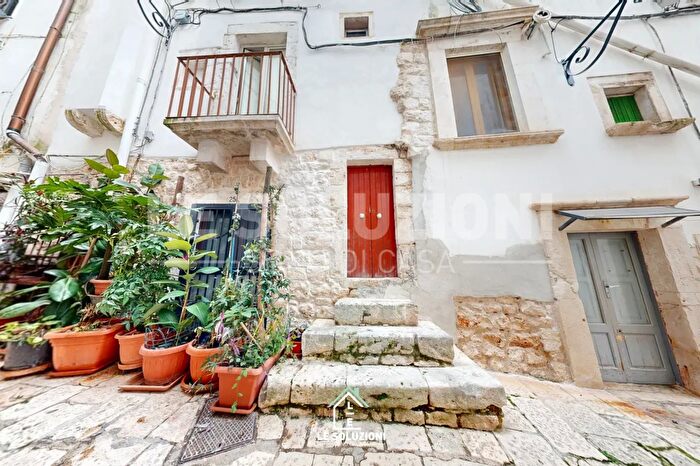 Casa quadrilocale in vendita in Vico Pescina Angelini, Putignano