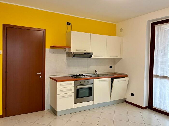 Appartamento bilocale in affitto in Via Ottone Visconti, Cassano Magnago