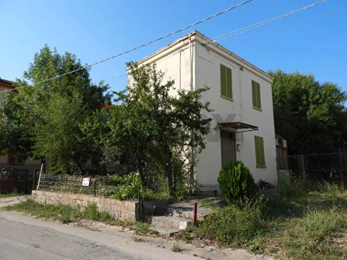Casa con 5 locali in vendita in Contrada Rizzacorno, Lanciano