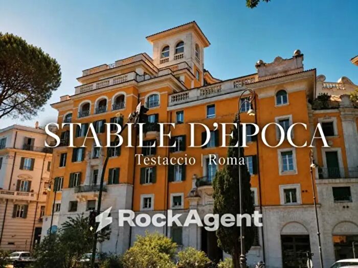 Appartamento con 6 locali in vendita in Piazza dell'Emporio a, Roma