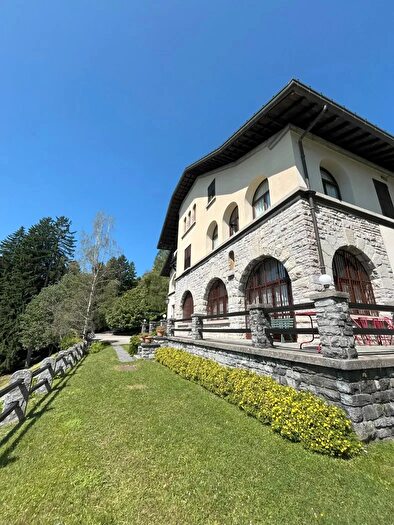 Appartamento trilocale in affitto in Via Goldoni, Alta Valle Intelvi