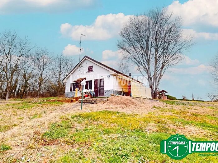 Casa con 5 locali in vendita in Strada per Monte a, Valenza
