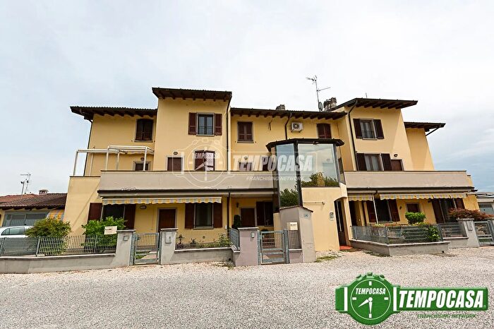 Appartamento trilocale in vendita in Via Solferino, Castelleone