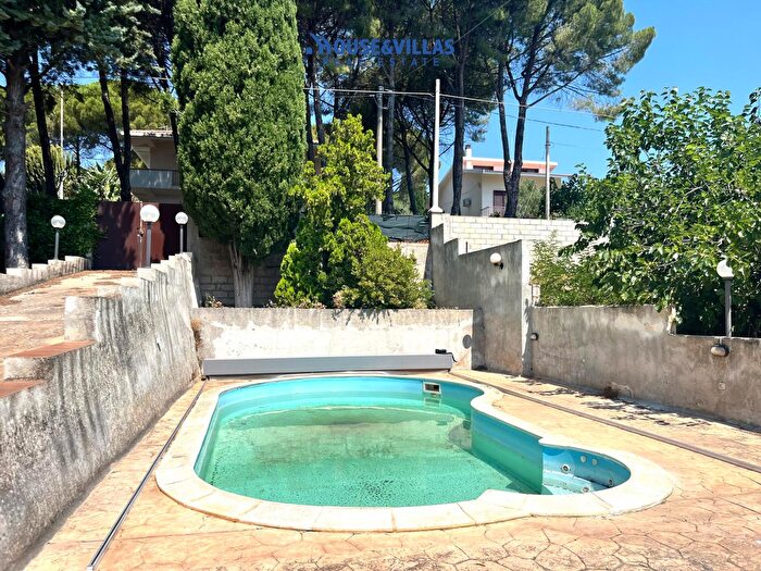 Casa quadrilocale in vendita in Avola Antica, Avola