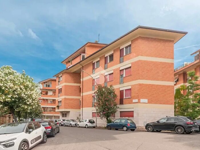 Appartamento quadrilocale in vendita in Via Francesco Miceli Picardi, Roma