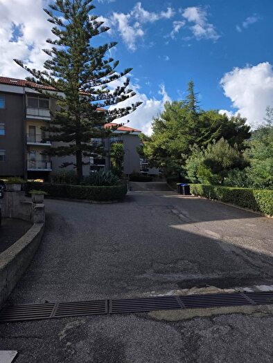 Appartamento con 5 locali in vendita in Viale Bertuccio, Messina