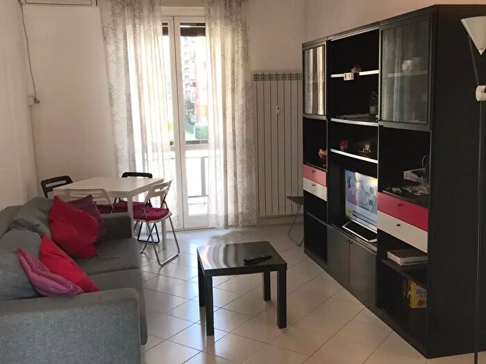 Appartamento monolocale in affitto in Via dei Tulipani, Milano