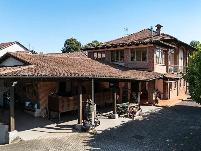 Casa con 12 locali in vendita in Strada Vivero, Moncalieri