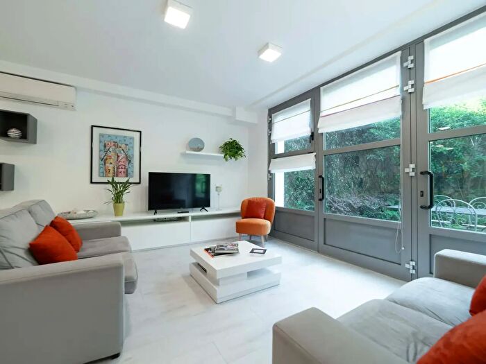 Appartamento monolocale in affitto in Via Giovanni Enrico Pestalozzi, Milano