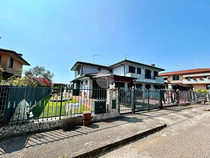 Casa trilocale in vendita in Via Gramsci Civè, Correzzola