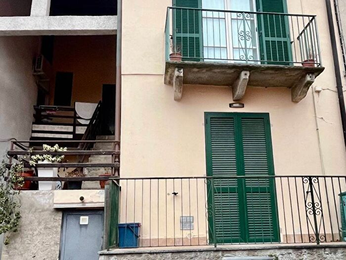 Appartamento bilocale in affitto in Via Castello, Centro, Barzanò