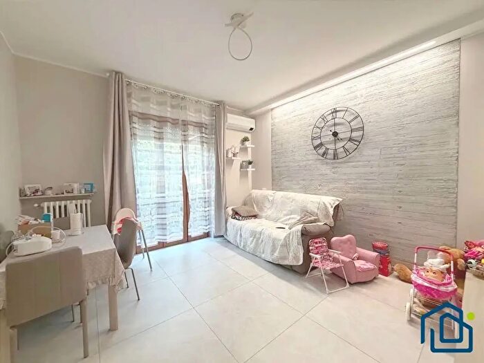 Appartamento trilocale in vendita in Via Novembre, Arluno