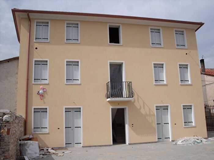 Appartamento quadrilocale in affitto in Via dellArtigianato, Crespano Del Grappa, Pieve del Grappa