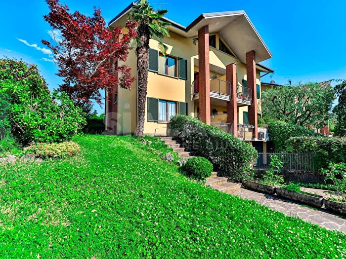 Casa con 5 locali in vendita in Strada dei Borini di Sotto, Aicurzio