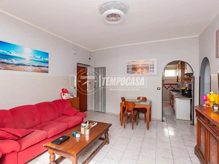 Case in Vendita e in Affitto - 2