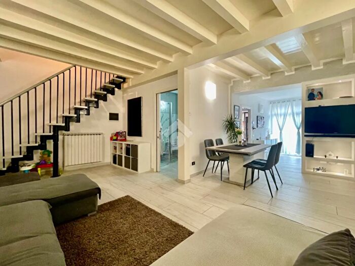 Appartamento quadrilocale in vendita in Via IV Novembre, Villa Carcina