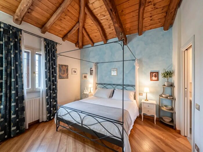 Casa con 10 locali in vendita in Castel Guelfo Di Bologna