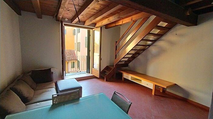 Appartamento trilocale in affitto in Vicolo Corticella San Marco, Centro Storico, Verona