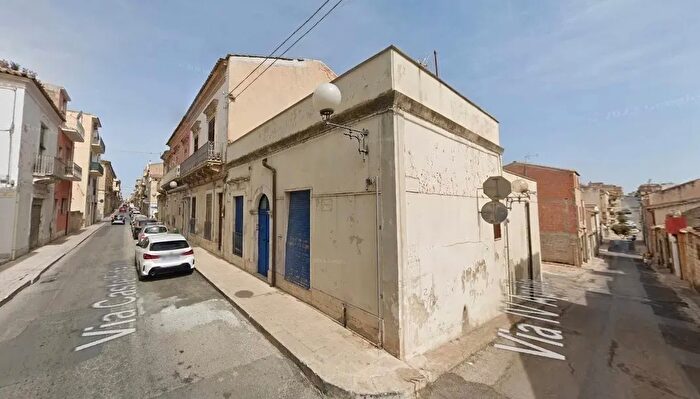 Casa quadrilocale in vendita in Via Castelfidardo, Vittoria