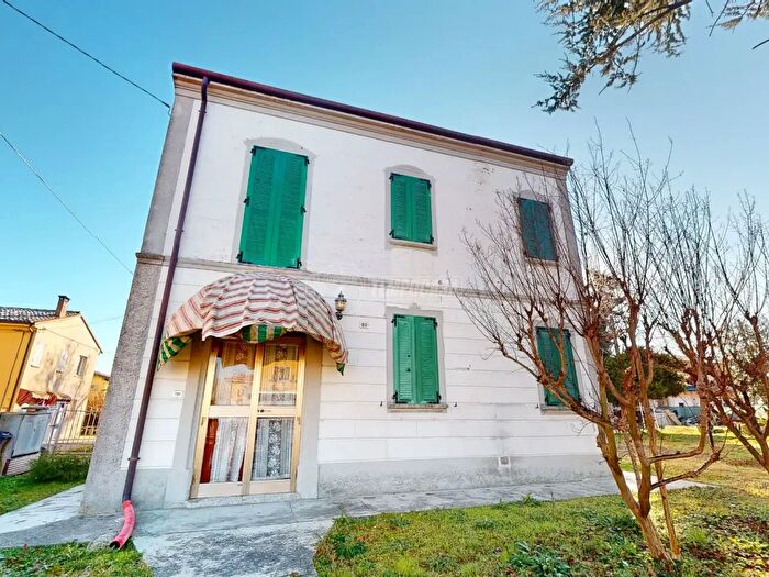 Casa trilocale in vendita in Via Bondenese Casumaro, Cento