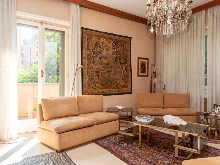 Appartamento con 9 locali in vendita in Via Andrea Palladio, Torino