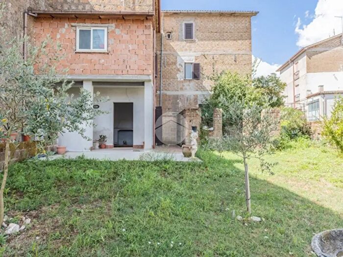 Appartamento trilocale in vendita in Via Giuseppe Verdi, Castel Sant'Elia