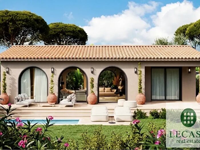 Casa con 7 locali in vendita in Via Giovanni Agnelli, Forte Dei Marmi