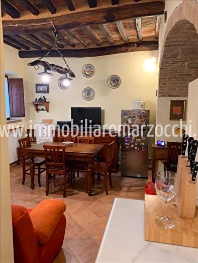 Appartamento trilocale in vendita in Piazza Lama, Monticiano